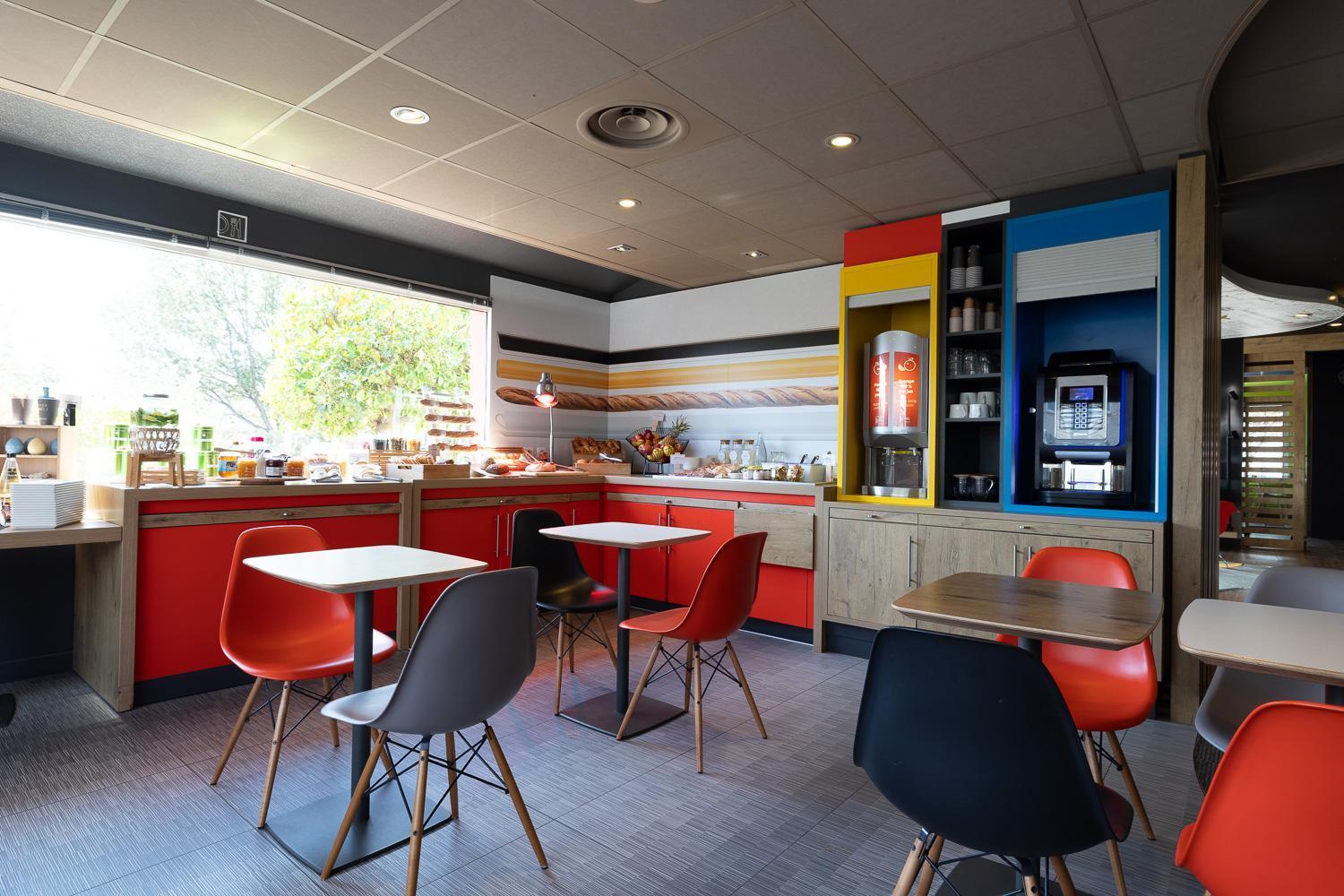 Ibis Sud Saint Charles Hotel 3*